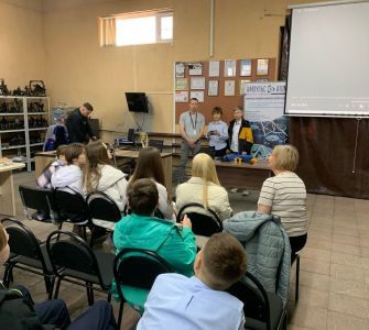 Ученики лицея № 29 примерили на себя роль инженеров на заводе Импульс-Атом