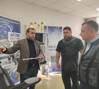 Михаил Ляшков посетил пензенский завод Импульс-Атом