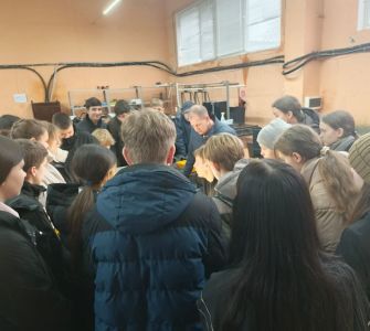 Для семиклассников провели профэкскурсию по пензенскому заводу Для семиклассников провели профэкскурсию по пензенскому заводу