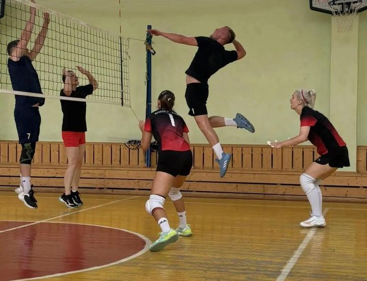 Волейбольная дружина «Импульс-Атом» одержала победу в микстах