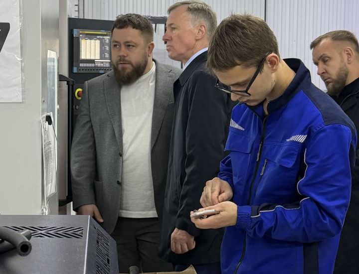 Александр Горовой посетил завод "Импульс-Атом" Александр Горовой посетил завод "Импульс-Атом"