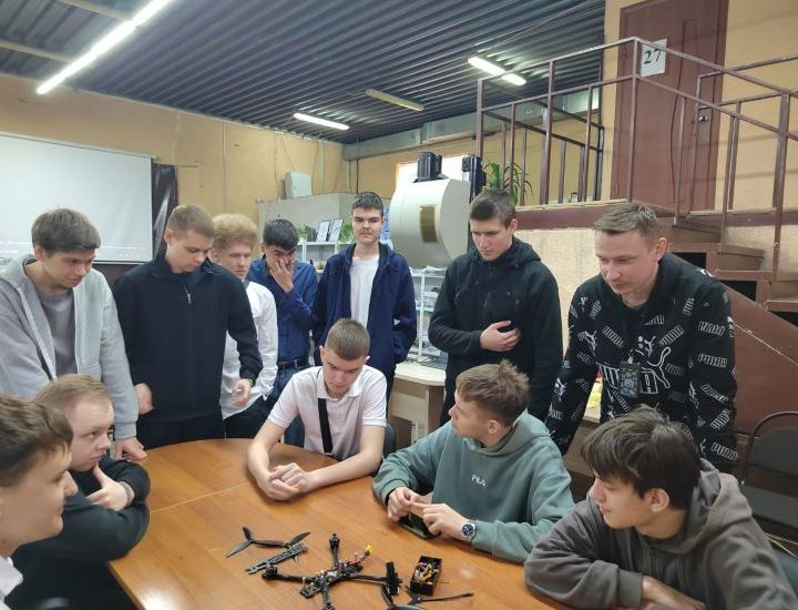"Импульс-Атом" познакомил студентов с производством беспилотной техники "Импульс-Атом" познакомил студентов с производством беспилотной техники