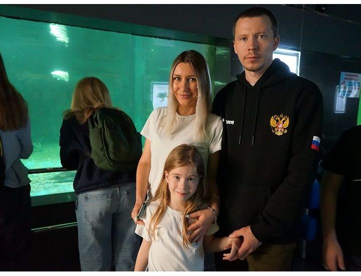 Подарок к 9 Мая: семьи сотрудников "Импульс-Атом" и герои СВО посетили океанариум Подарок к 9 Мая: семьи сотрудников "Импульс-Атом" и герои СВО посетили океанариум