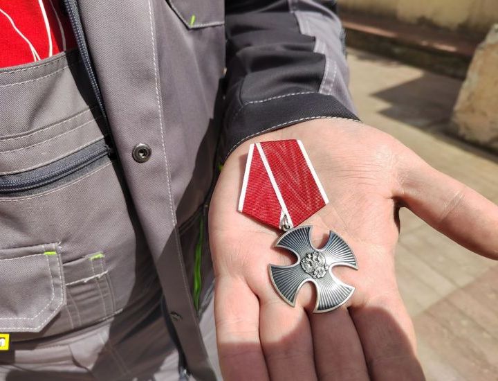 Герой СВО, сотрудник завода "Импульс-Атом", награжден орденом Мужества