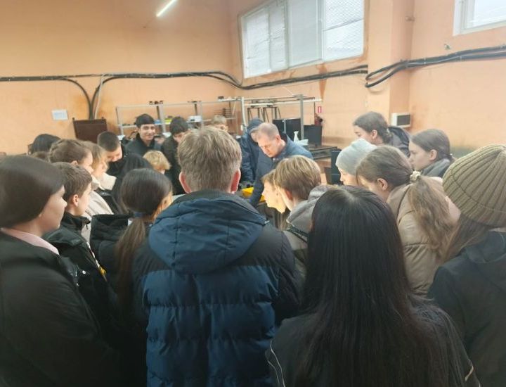 Для семиклассников провели профэкскурсию по пензенскому заводу Для семиклассников провели профэкскурсию по пензенскому заводу