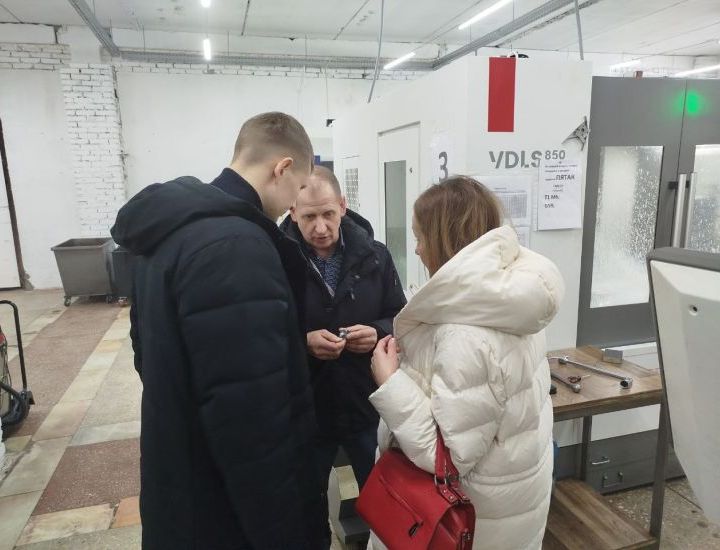 Участники программы «Герои Пензенского края» посетили завод «Импульс-Атом»